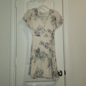 Lush Brand Floral Wrap Dress Sz XS Cream colored